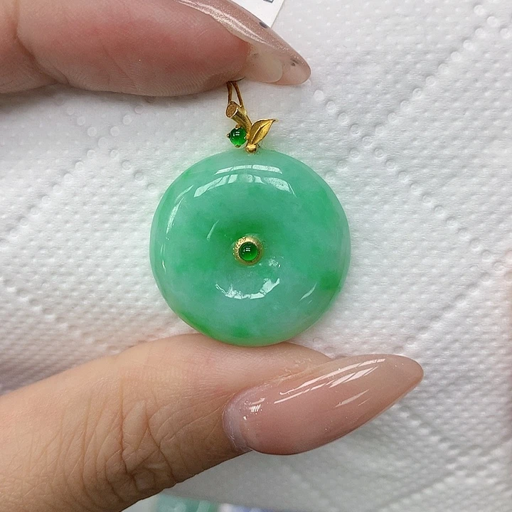 颈饰18K金镶嵌翡翠