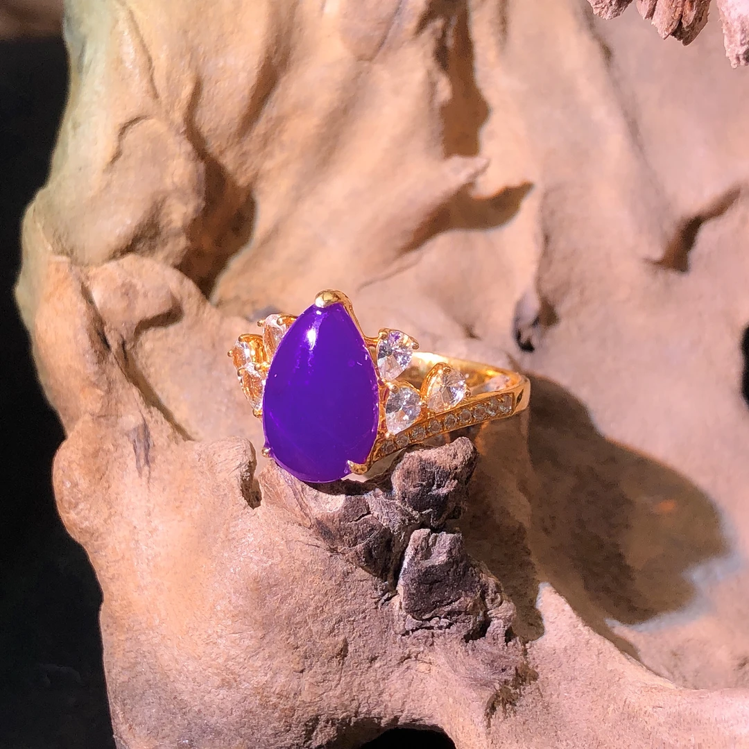 【圣芭黎】18k天然舒俱来戒指水滴豪镶皇冠玉化多样性发一DD2127