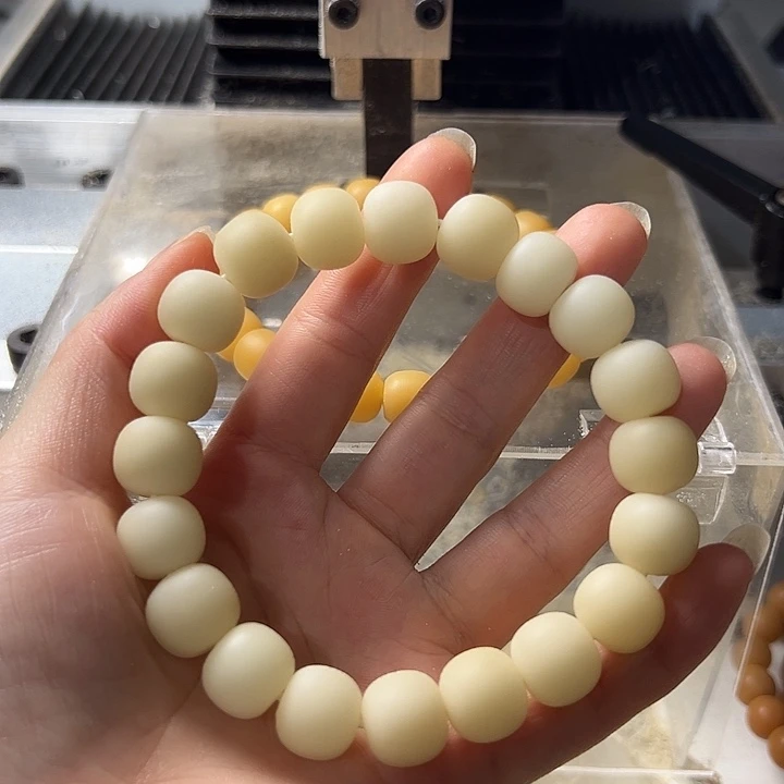 胡***咧手串菩提根/象牙果