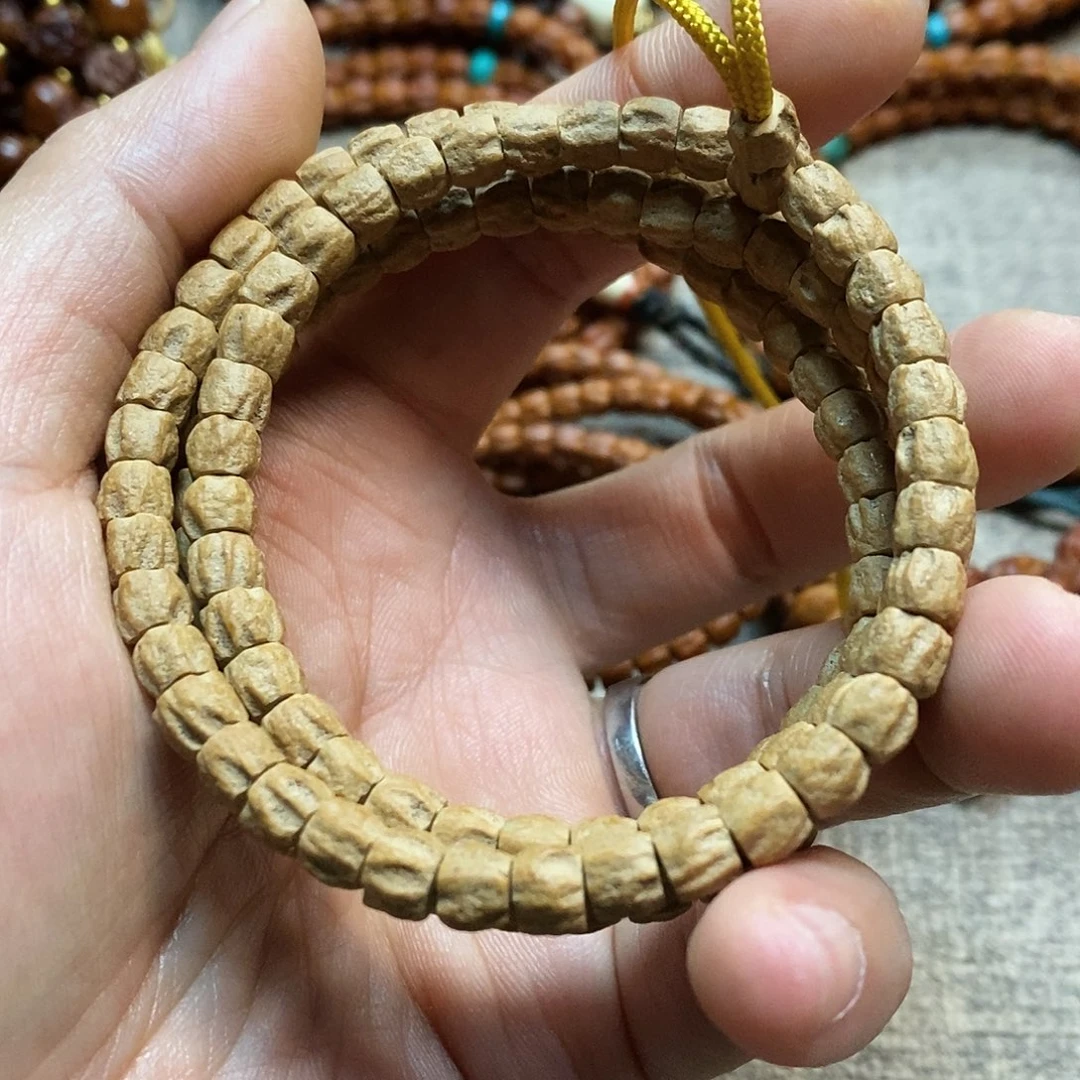 吊坠柏香籽/百香籽热振粉皮红油方块顺