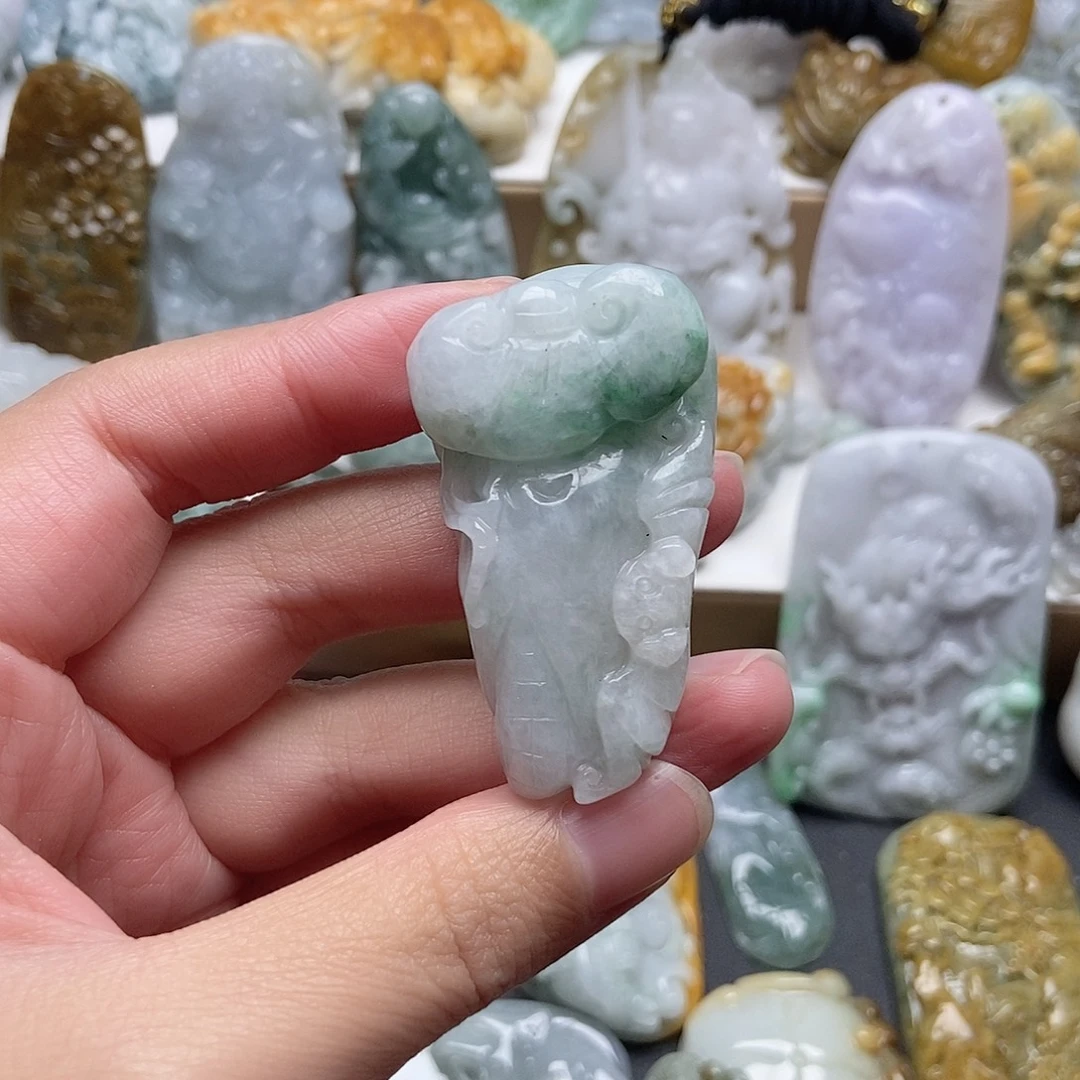 翡翠未镶嵌颈饰翡翠