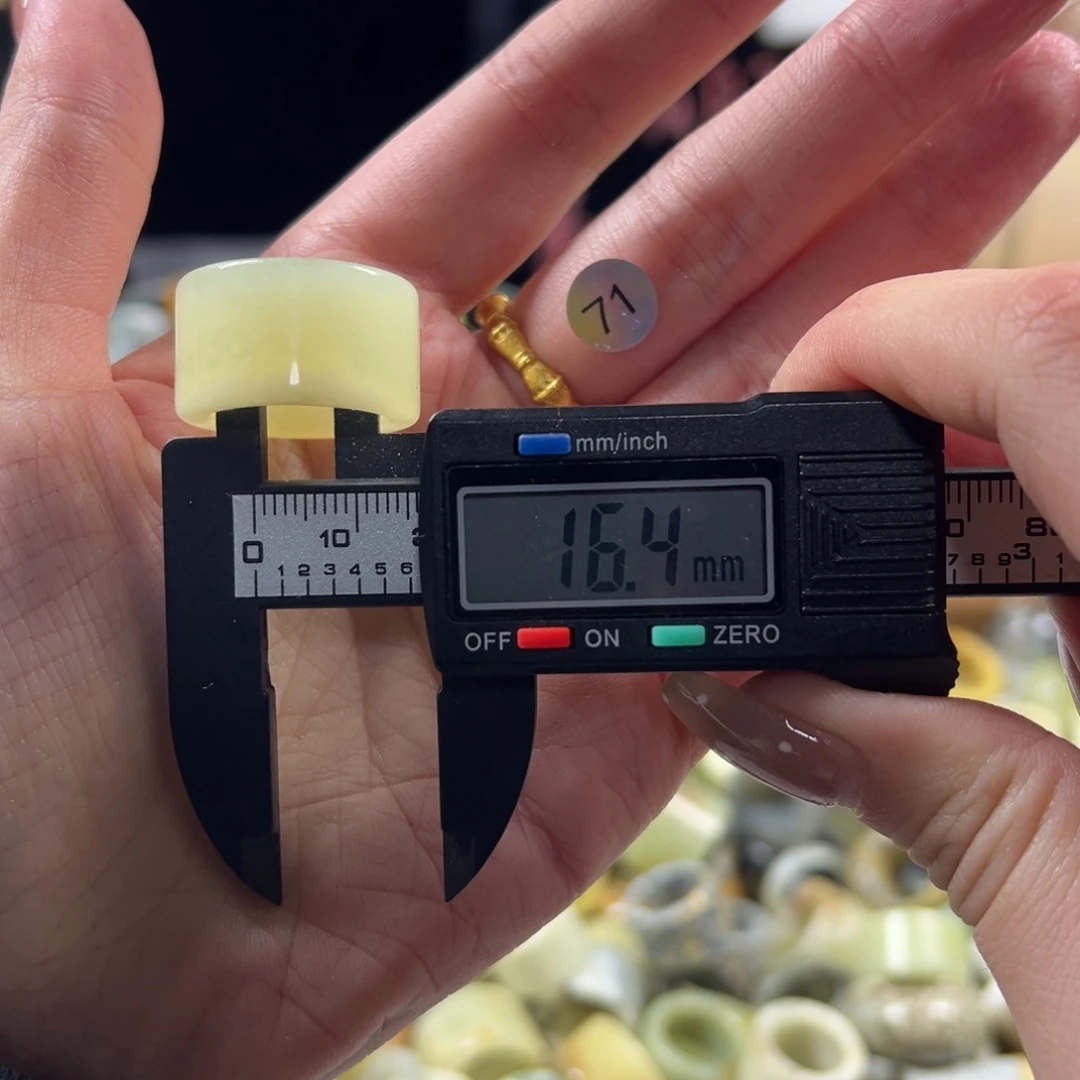 蛇纹石玉未镶嵌戒指