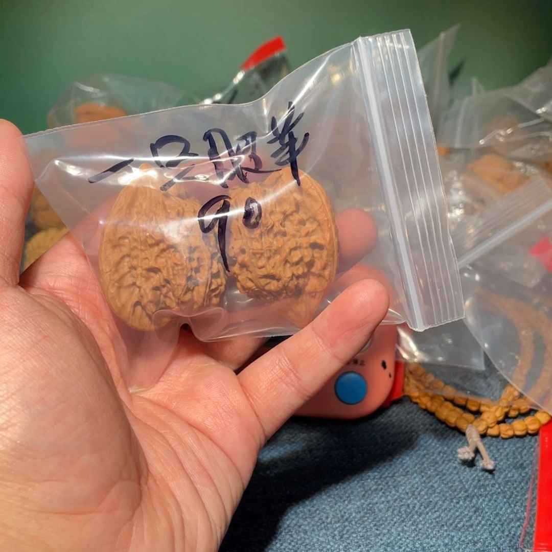 文玩核桃把件一***。56889899999