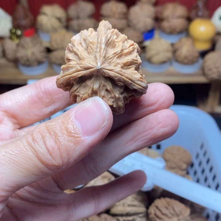 王***车文玩核桃把件文玩