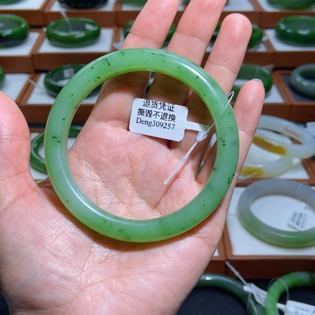 和田玉未镶嵌手镯乌兰海苹果绿62