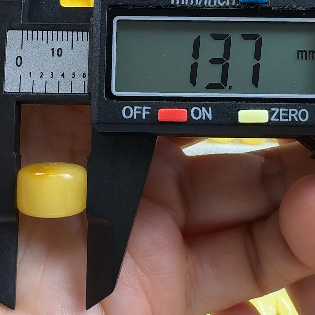 蜜蜡未镶嵌裸石52