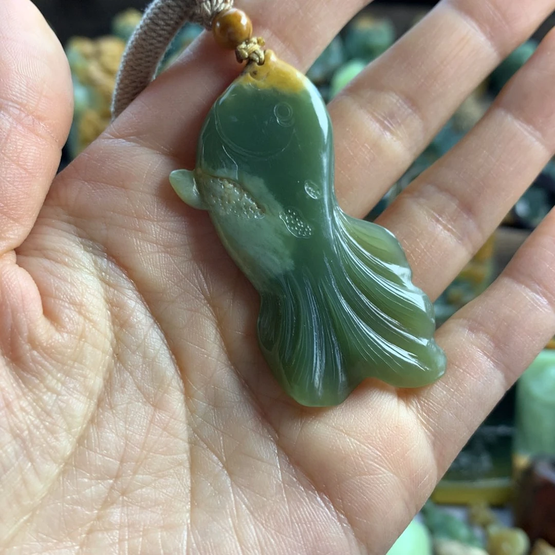 岫岩河磨玉（透闪石质玉）挂件未镶嵌胡***?