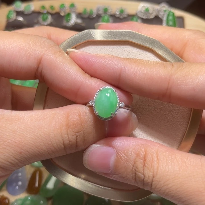 翡翠足金镶嵌吊坠(不含链)裸石