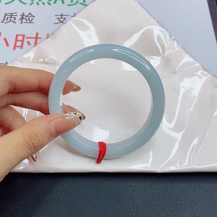 ****丹未镶嵌手镯翡翠冰蓝