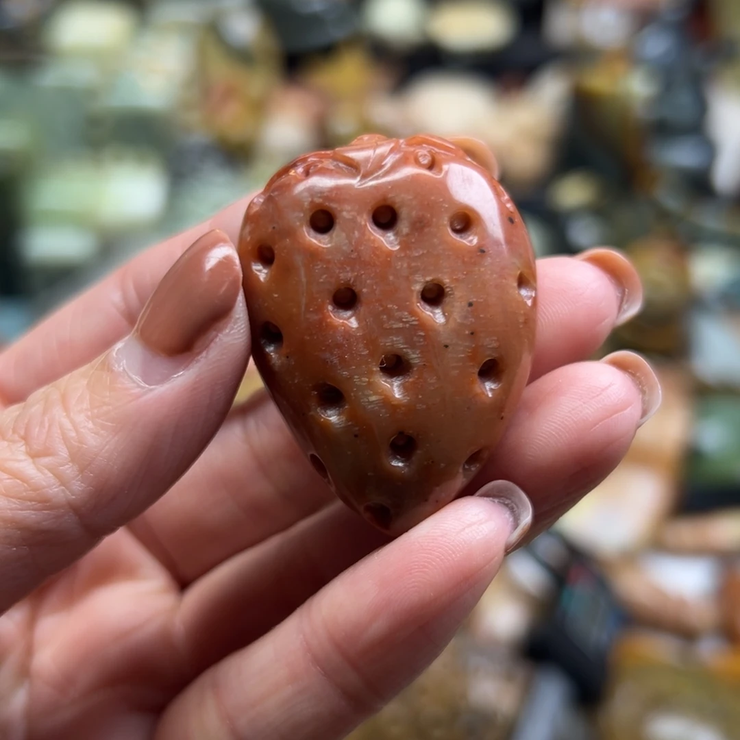 岫玉未镶嵌颈饰辽阳红草莓有点纹