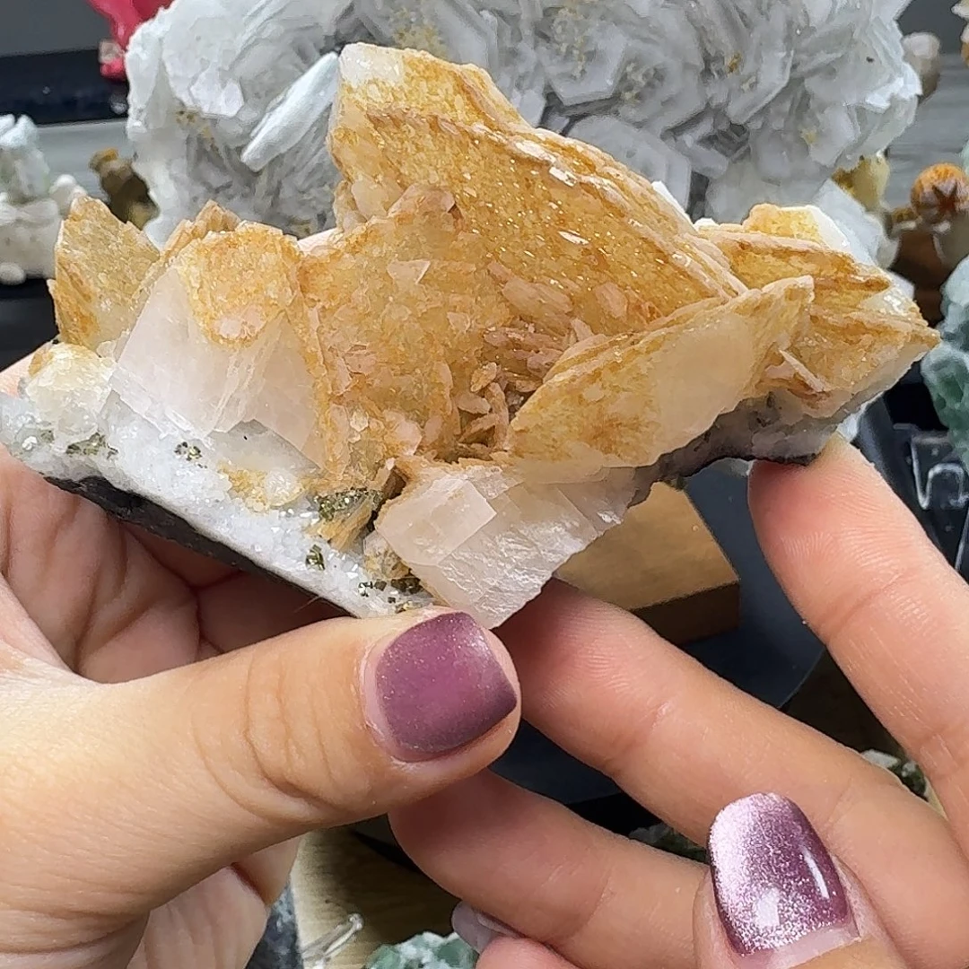 石材方解成山鎏金摆件