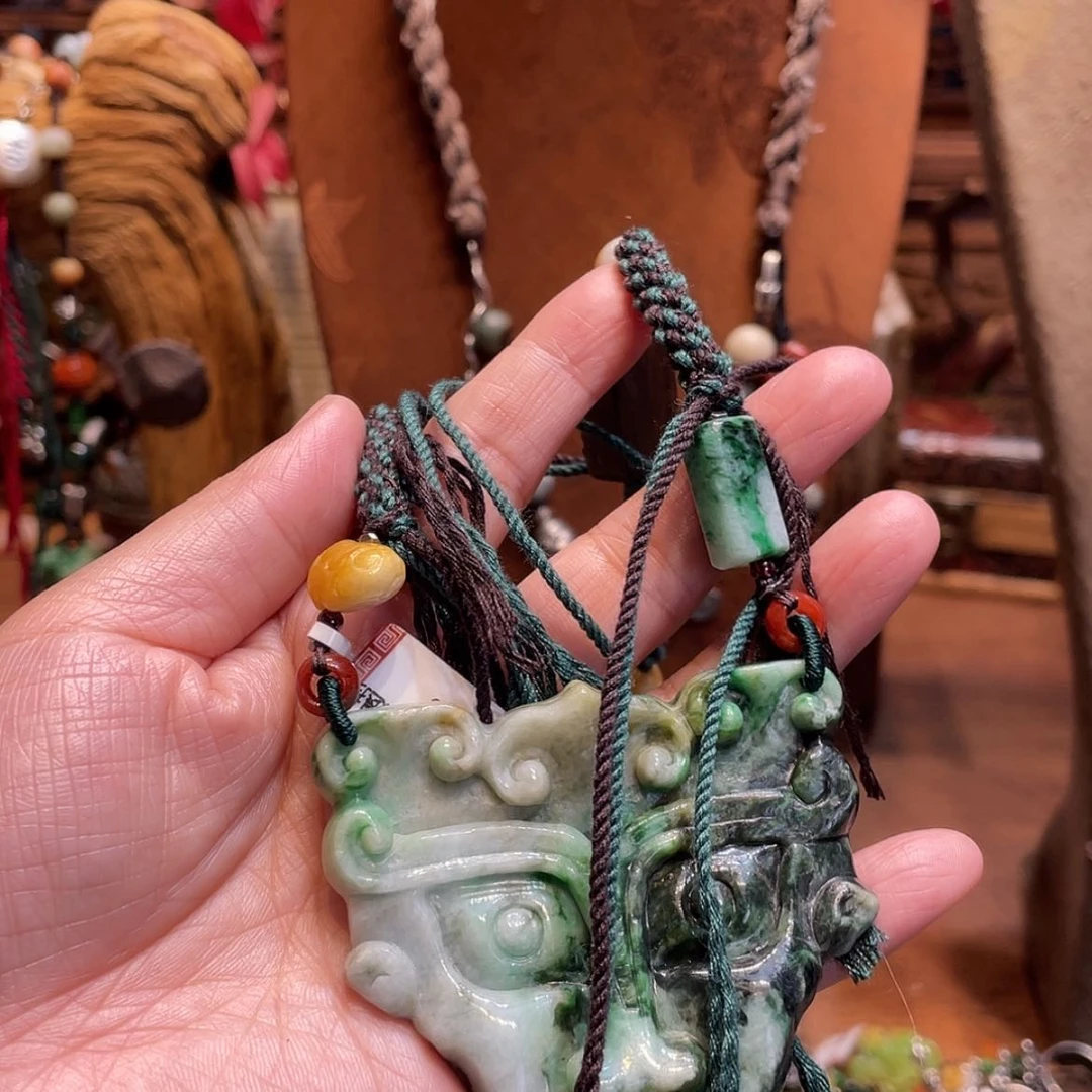 【闪购商品】吊坠(赠链)未镶嵌翡翠