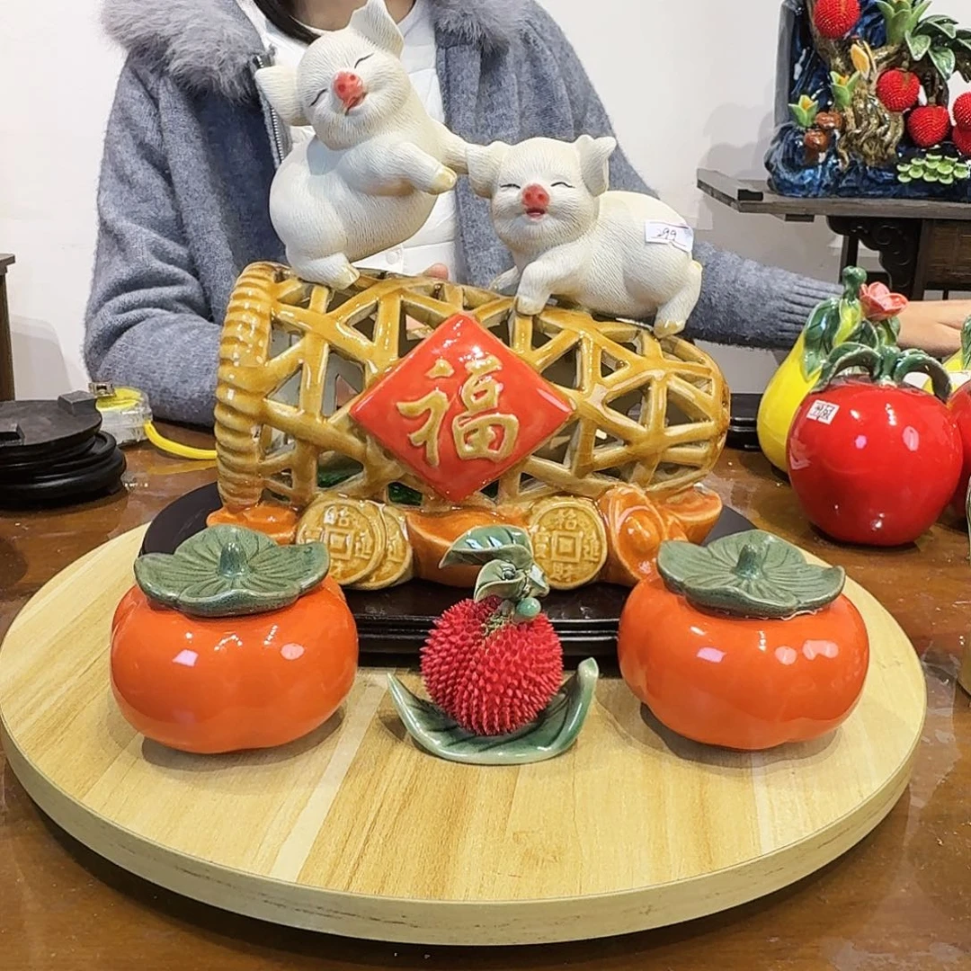 陶瓷猪笼入水摆件