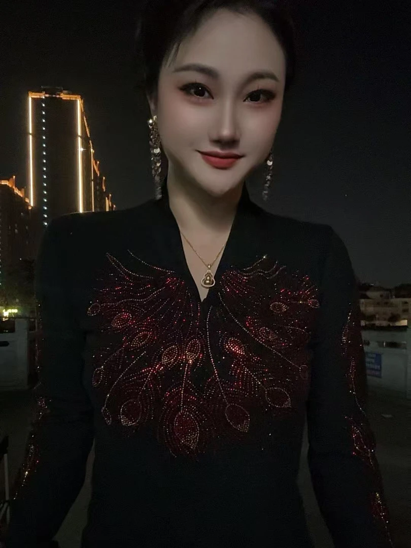 【V领羽翼加绒】打底衫女秋冬新款时尚烫钻保暖修身上衣洋气