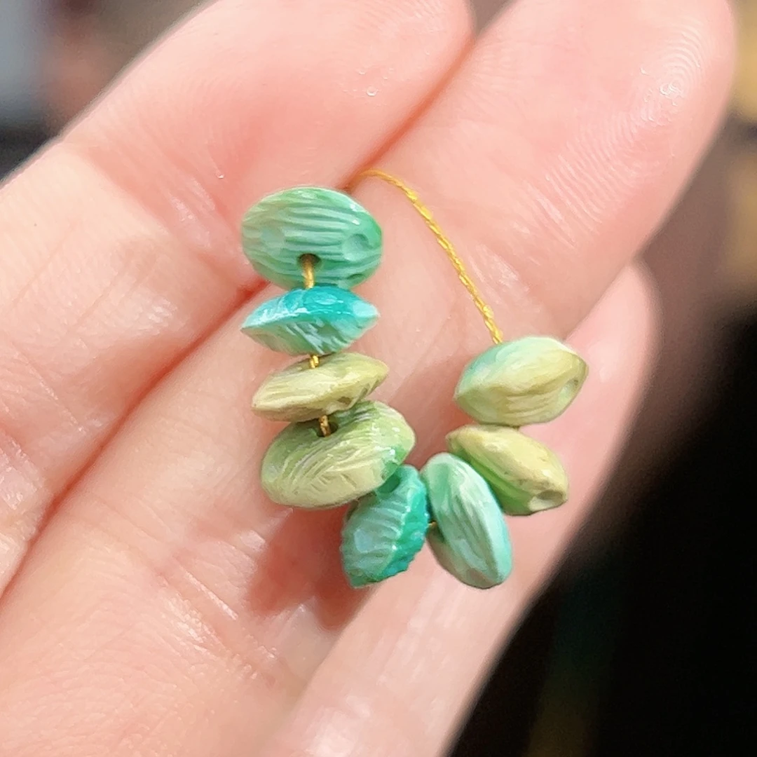 绿松石未镶嵌珠宝奇石