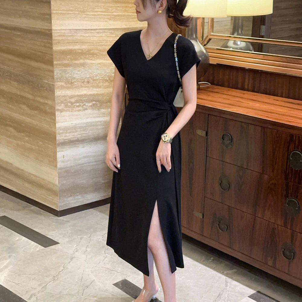 小个子法式开叉连衣裙子女夏季2025新款黑色修身梨形身材收腰长裙