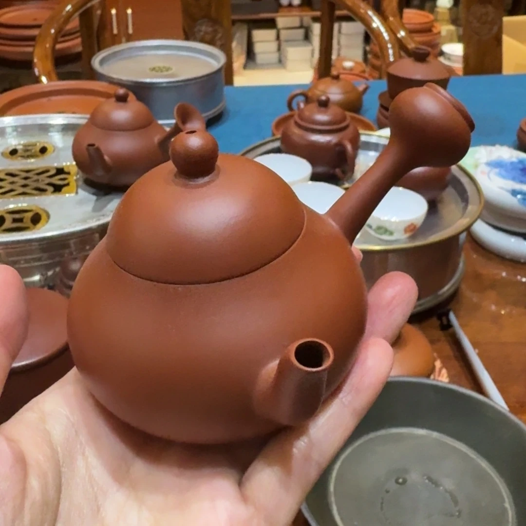 潮州手拉朱泥侧把壶矮梨壶