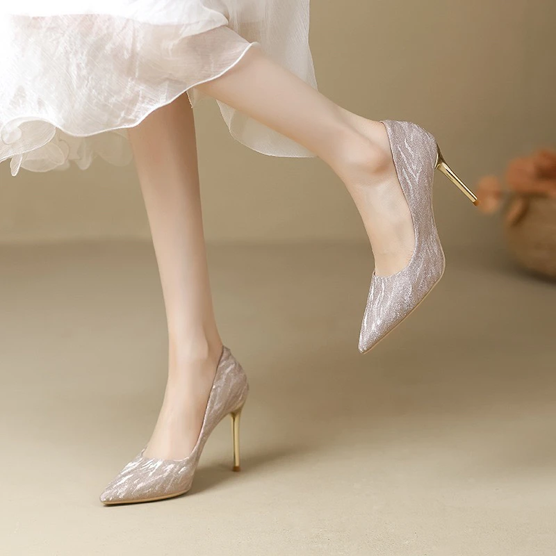 金色银色光板细跟高级感小众婚鞋女平时可穿法式风格