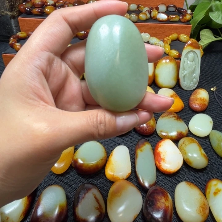 ㏄***和田玉未镶嵌颈饰