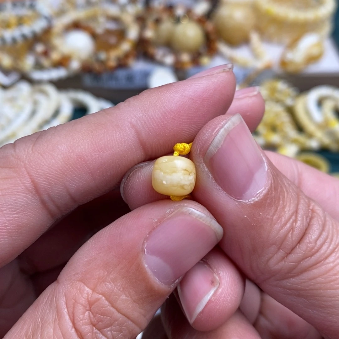 琥珀裸石未镶嵌见**饰9mm扩2.0孔不退换