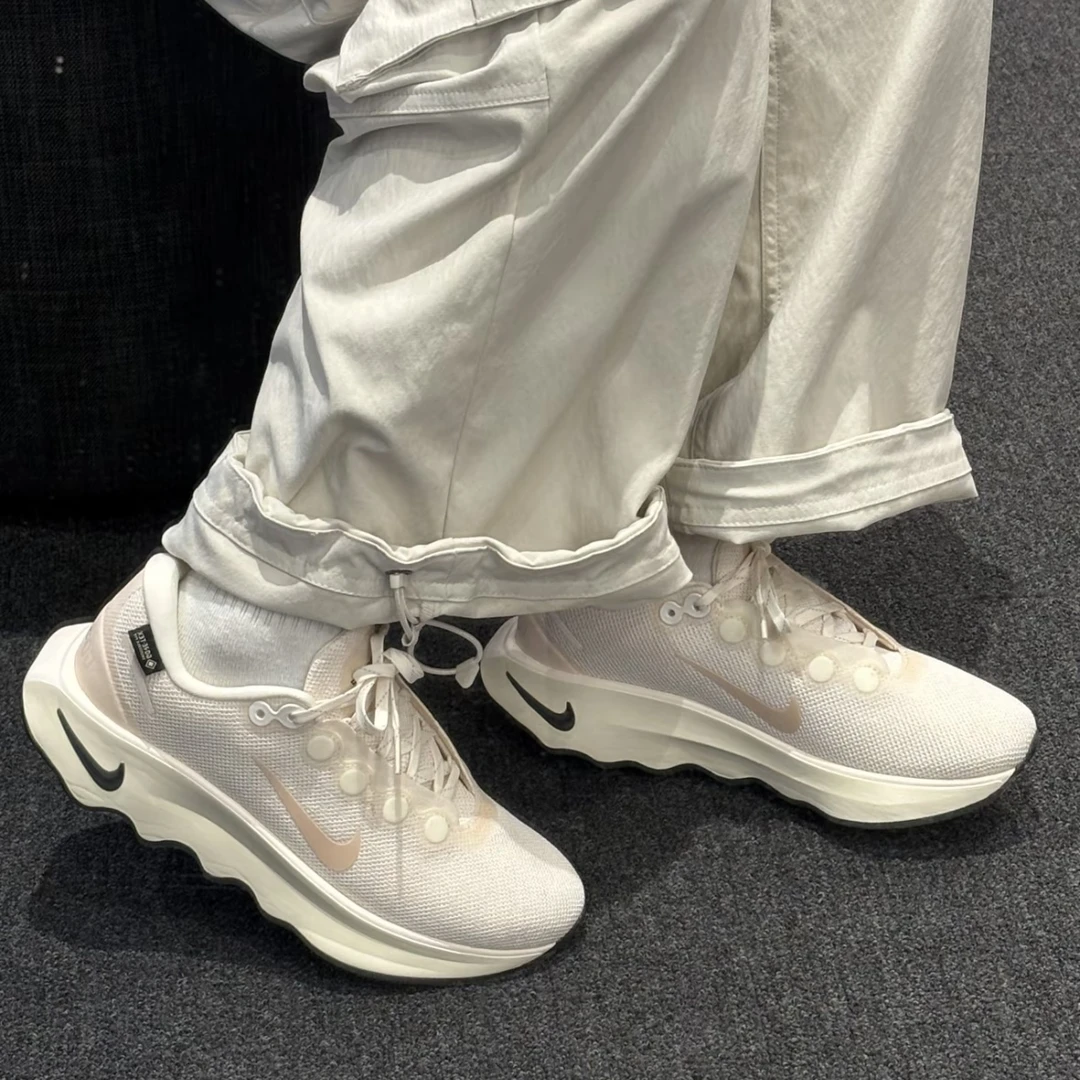 NIKE/耐克耐克跑步女鞋MotivaGORE-TEX象牙白轻盈舒适HM0355800