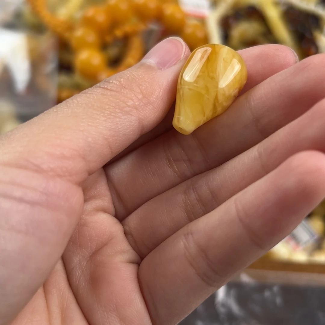 琥珀未镶嵌珠宝奇石