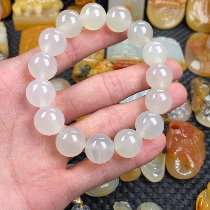 石英质玉（黄龙玉）未镶嵌颈饰李****画