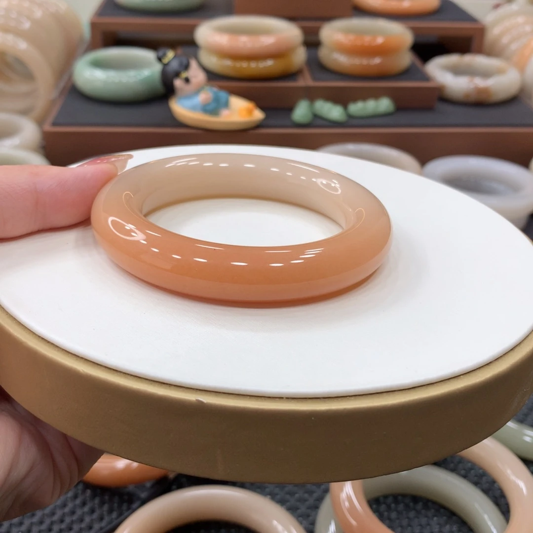 哎***喂石英质玉手镯合金