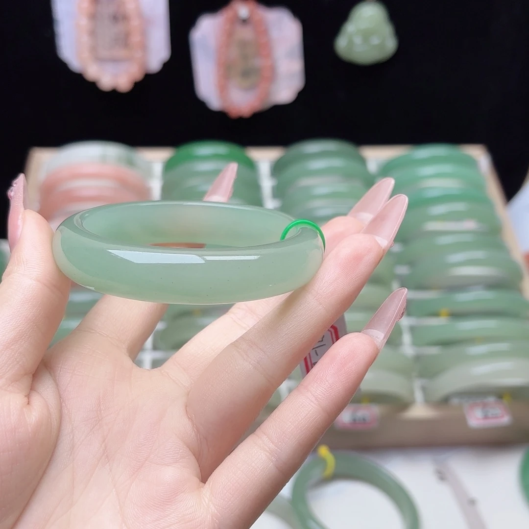 石英质玉未镶嵌手镯56