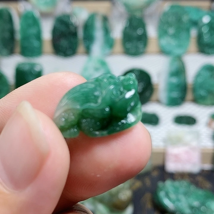 未镶嵌独山玉手镯