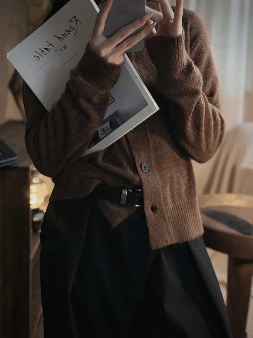 宽松型落肩保暖厚款翻领长袖毛衣秋季咖色网红简约立领一排扣开衫