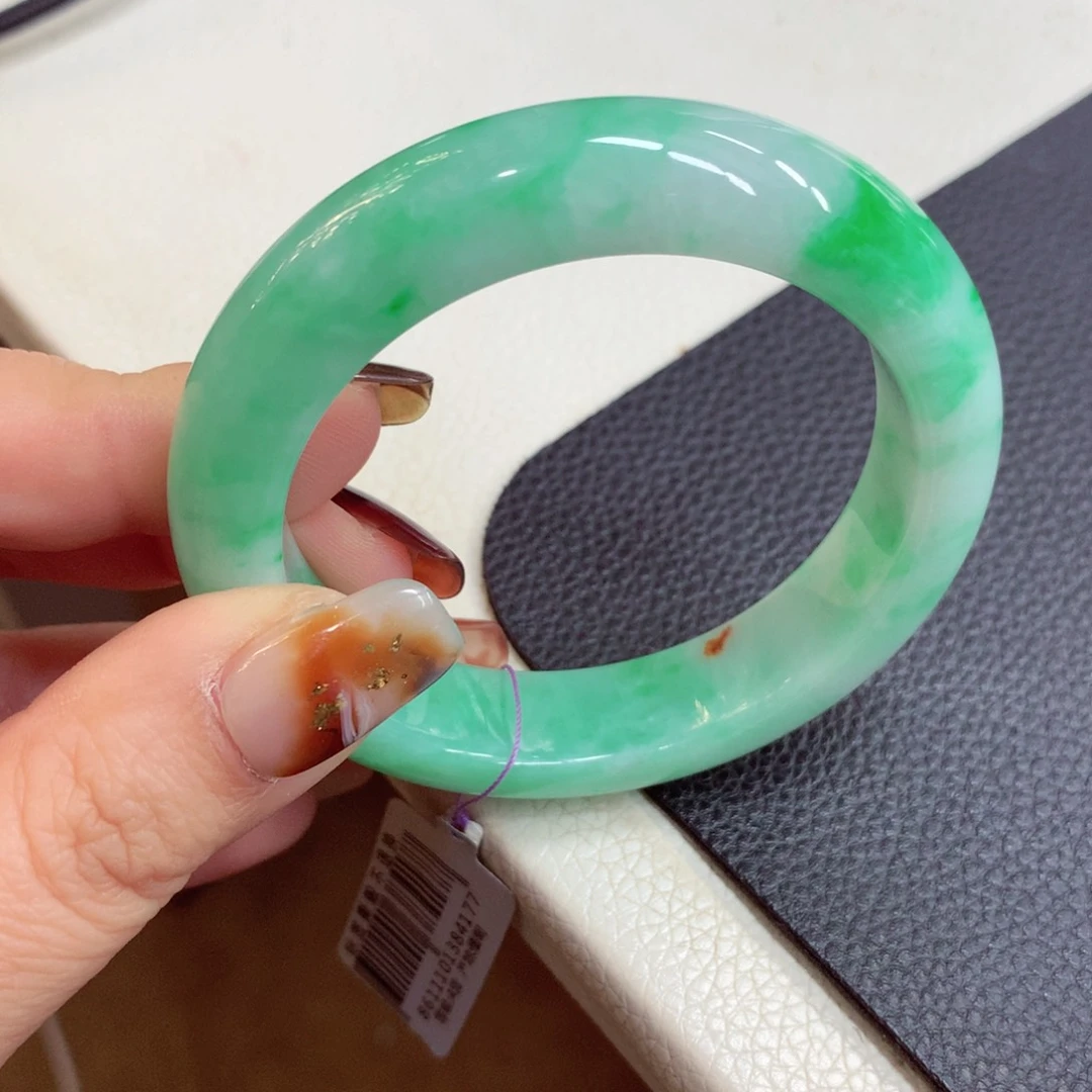 未镶嵌手镯翡翠怎****~缅甸