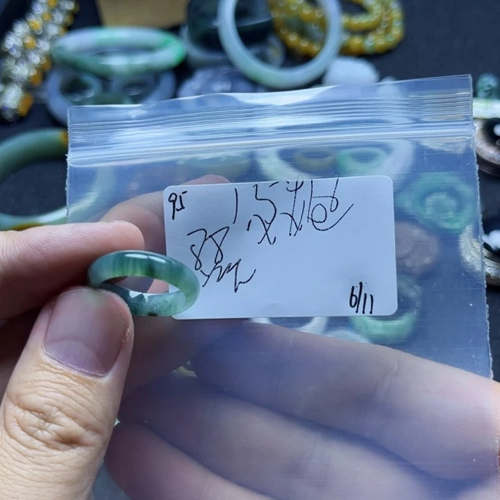 x***e翡翠戒指未镶嵌翡翠