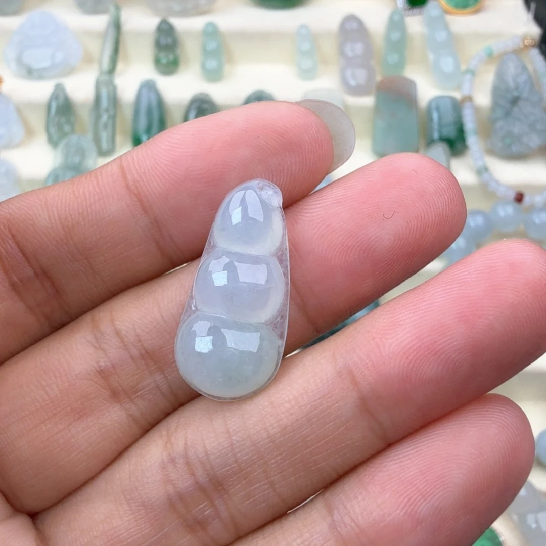 翡翠未镶嵌项链走***路翡翠