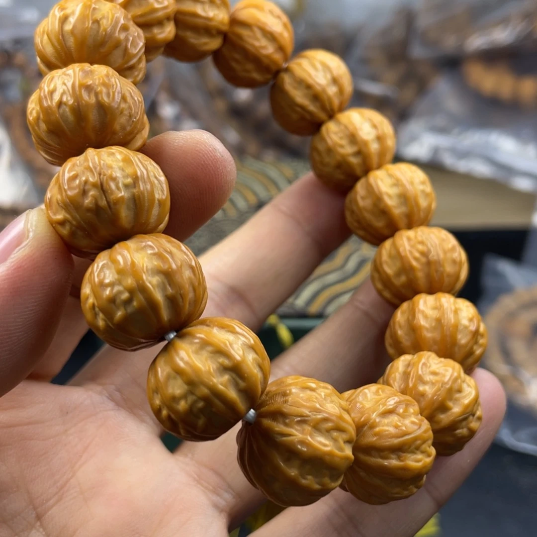 猴头核桃吊坠别忘拿