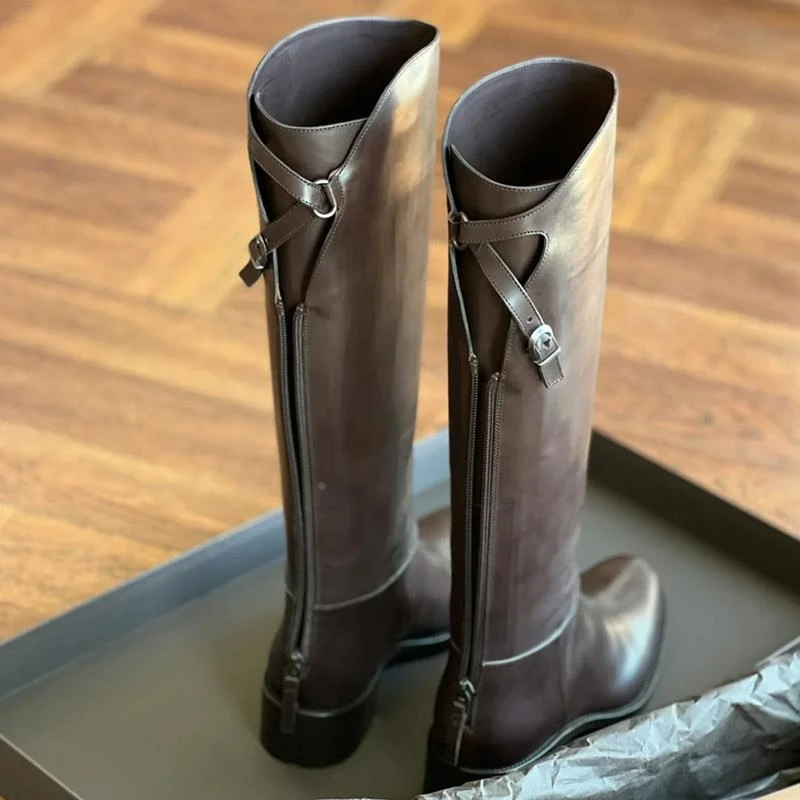 伊姳不过膝长靴女2025秋冬新款小众粗跟高筒骑士靴后拉链直筒靴子