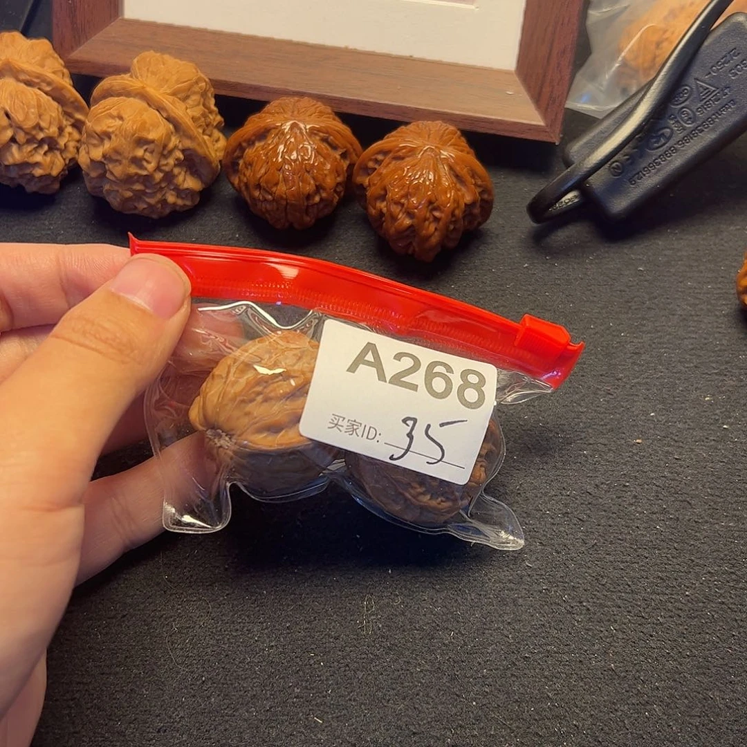 文玩核桃吊坠铁锤