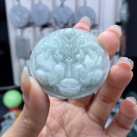 翡翠颈饰未镶嵌翡翠