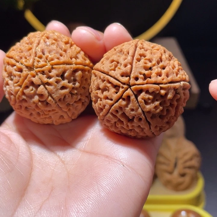 桃核把件五瓣金刚菩提