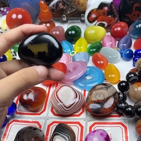 玛瑙/玉髓颈饰合金