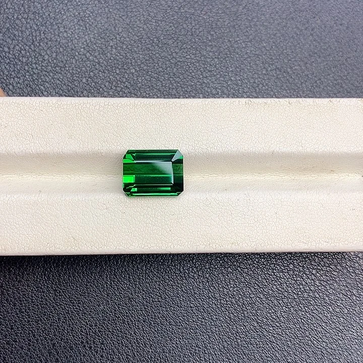 裸石碧玺未镶嵌7.05克拉