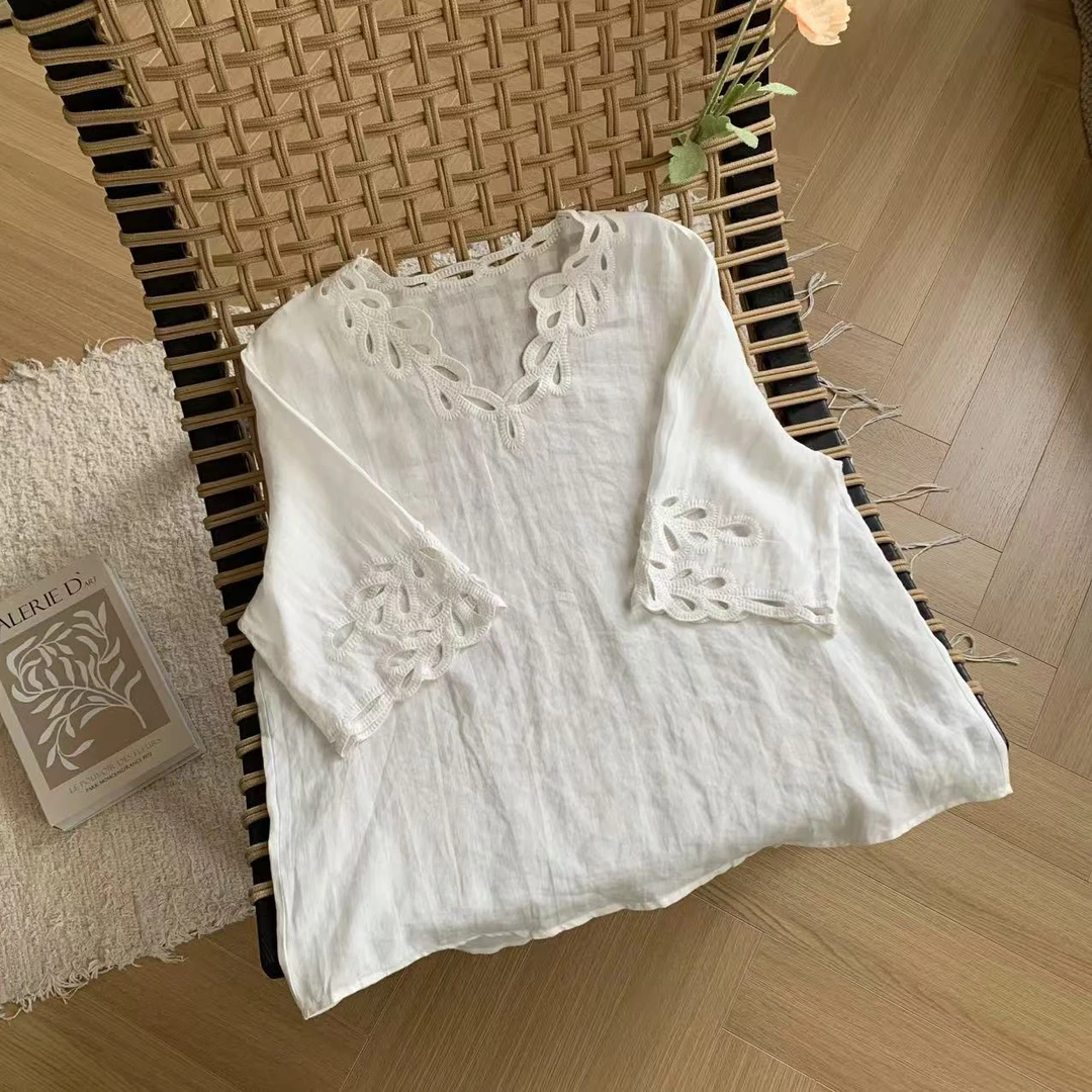 素心轻奢2025夏季新款镂空刺绣V领七分袖纯苎麻衬衫洋气时尚上衣