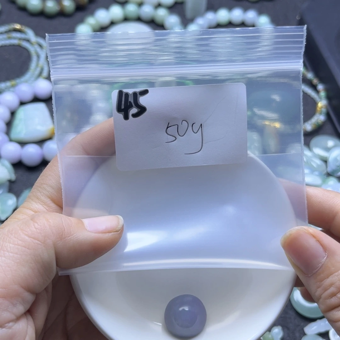 翡翠未镶嵌颈饰不退