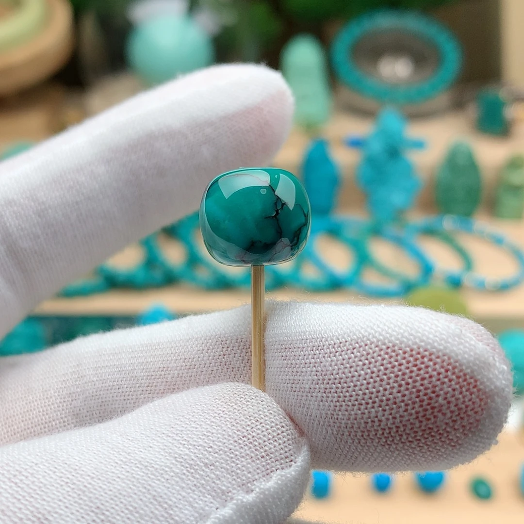 绿松石未镶嵌颈饰