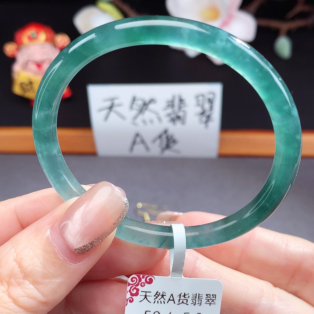 翡翠手镯（圆镯）未镶嵌不*