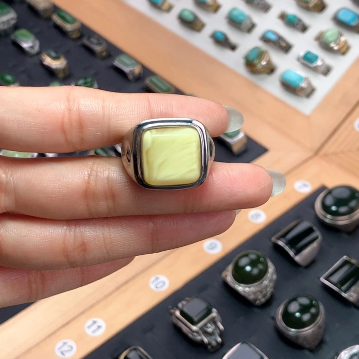 蜜蜡戒指银S925镶嵌王***岁