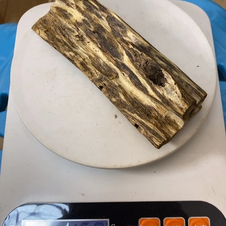 沉香碎屑沉香沉香原材料