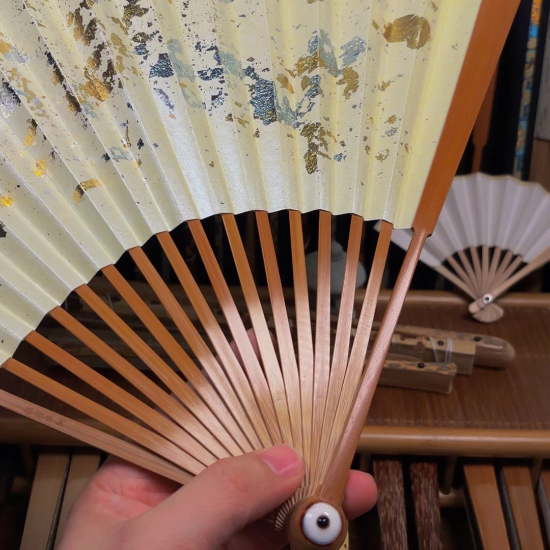 扇子全老和尚头白洒