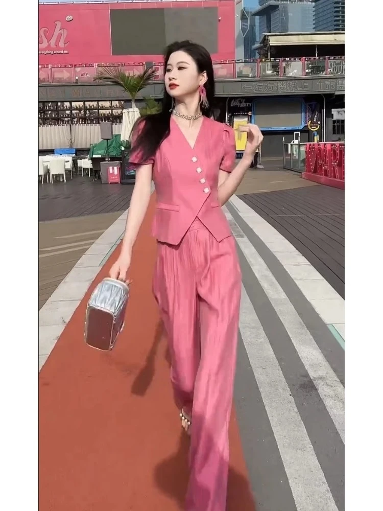 2025超火夏季流行穿搭女装高级感休闲粉色短袖上衣阔腿裤职业套装