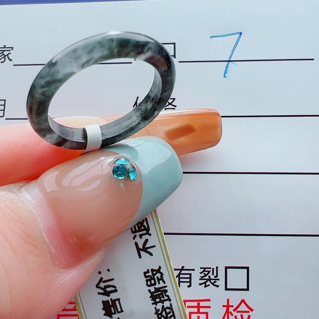 未镶嵌戒指翡翠?戒圈